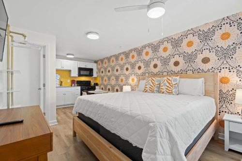 Windy Hill Apartment | Bright & Modern Studio Pet Approved