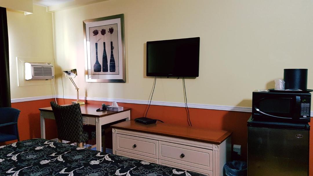 Gibson Hotel | Budget Inn 2000