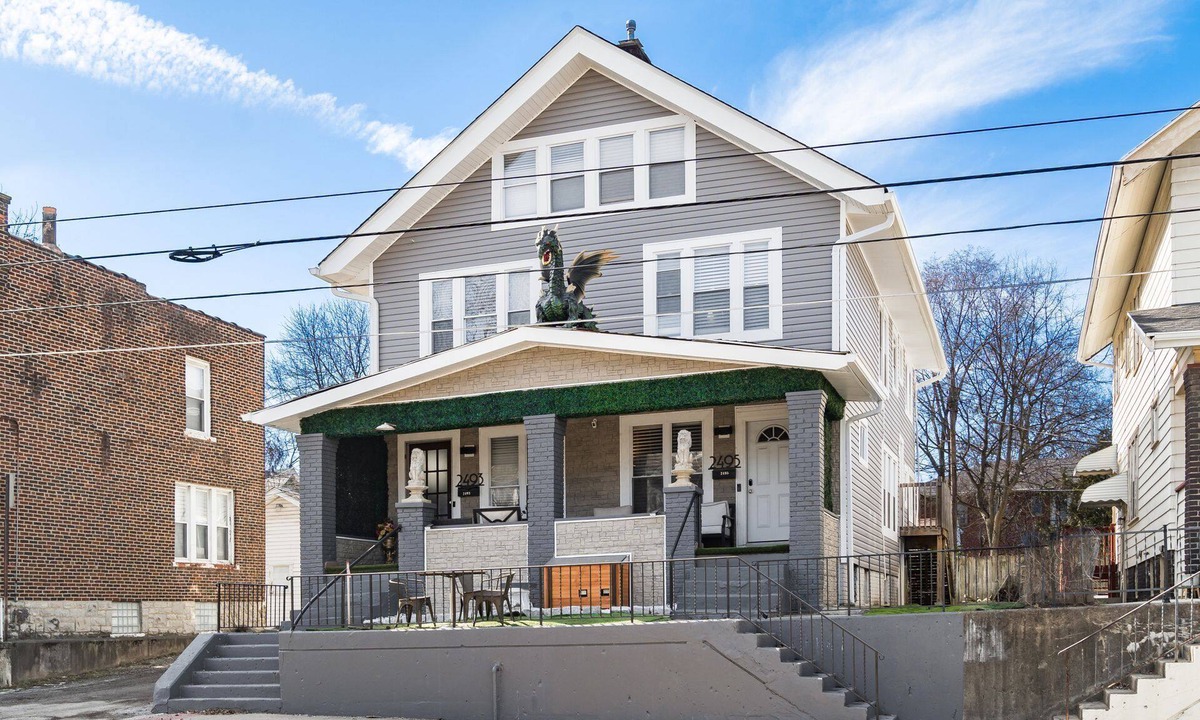 Old North Columbus House | ★ Caesar’s Palace ★ Old North Duplex near OSU★