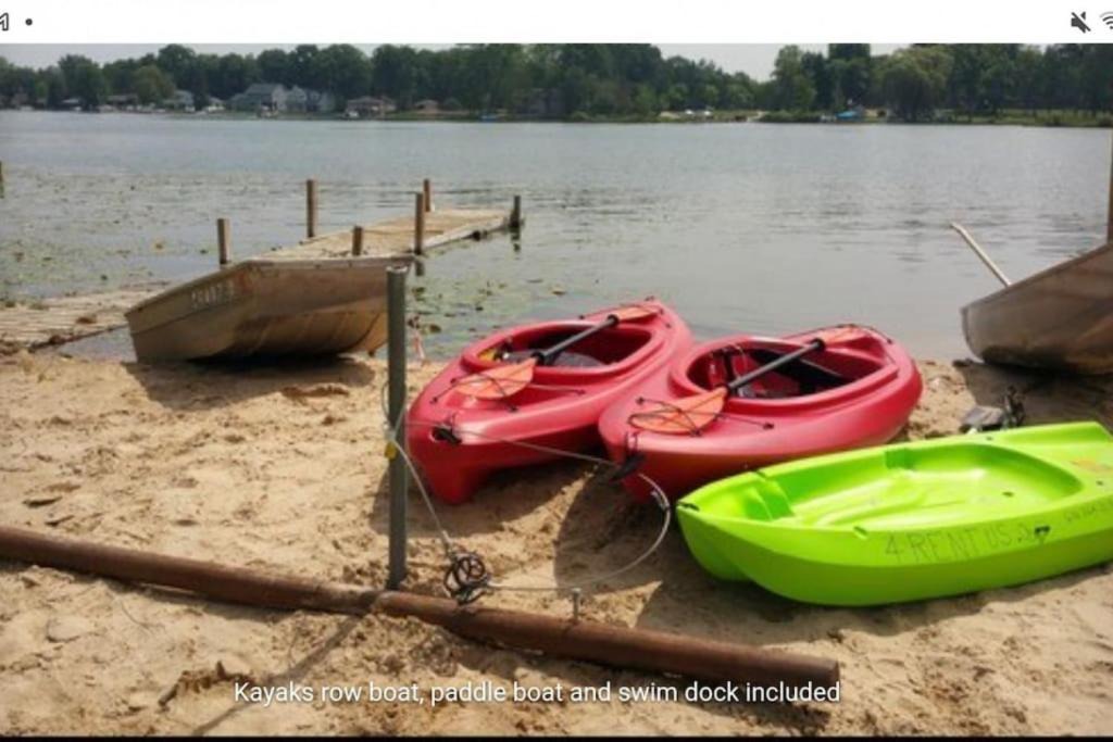 Alto House | Campau Lake 2 BR| Half Retreat Cottage Hot tub Spa