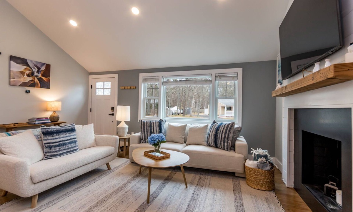 West Hyannisport House | Cape Diem ; All new; 1.5m to Criagville, Hyannis beach; with WiFi, AC