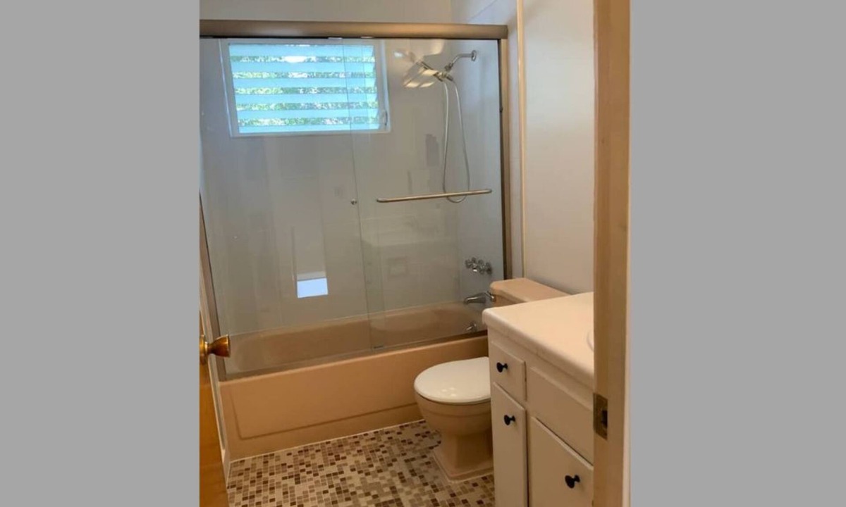 West Alameda Apartment | Central Alameda 2-br apartment with WiFi