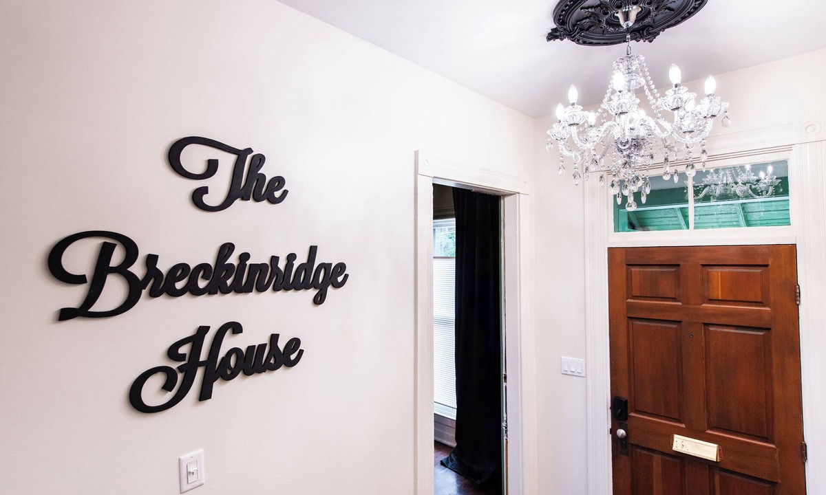 Old Louisville House | Charming 1-bedroom House in Louisville with 1 Queen bed, 1 King pull out