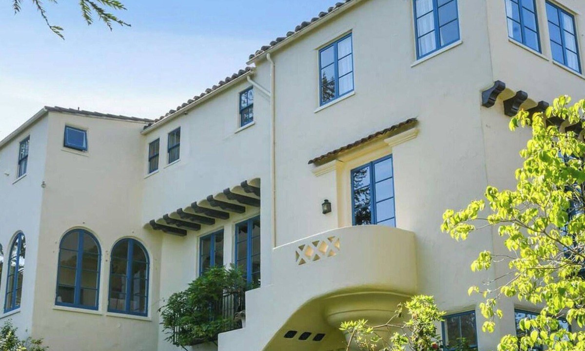 Claremont House | Charming 1924 unit with garden, modern updates, and serene Berkeley views.