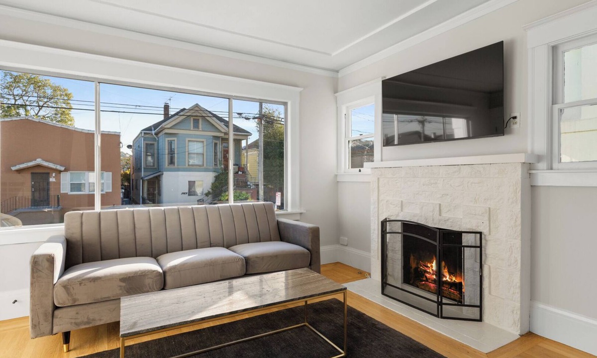 Emeryville House | Charming 2-bedroom Craftsman in Emeryville perfect for your getaway