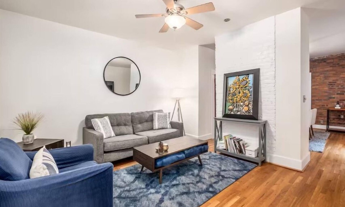 Italian Village House | Charming 2-bedroom house Perfect Location Heart of Short North-Free parking