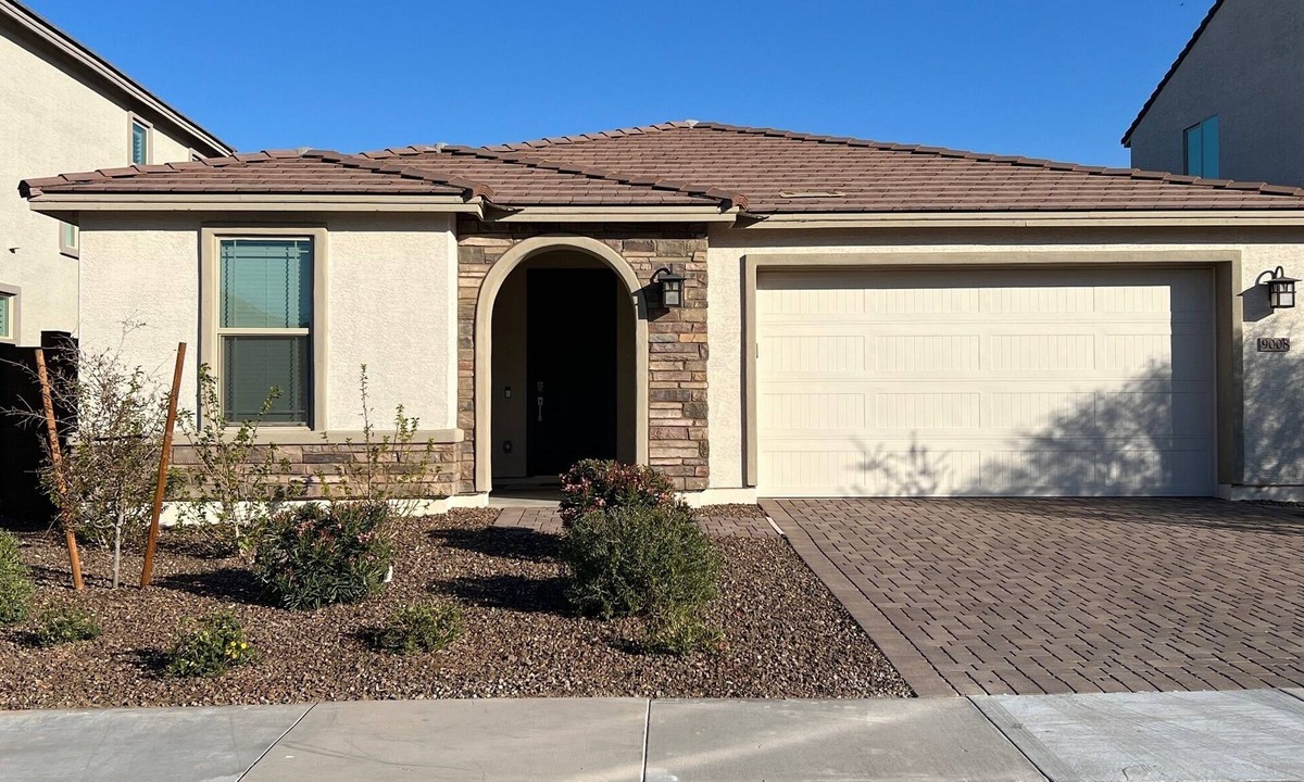 Glendale House | Charming 3 bd + office NEW upscale home in great area full of amenities!