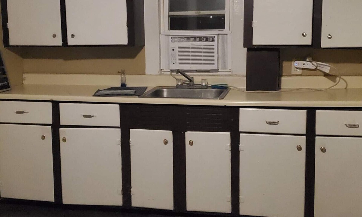Waterville Apartment | Charming 3-bedroom apartment with WiFi, AC in pleasant Waterville