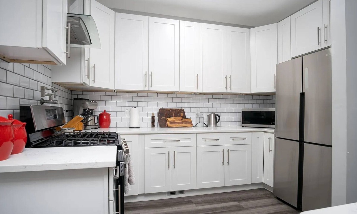 Near East Columbus House | Charming 4 Bedroom Home Near Downtown Columbus with Garage Parking and Backyard.