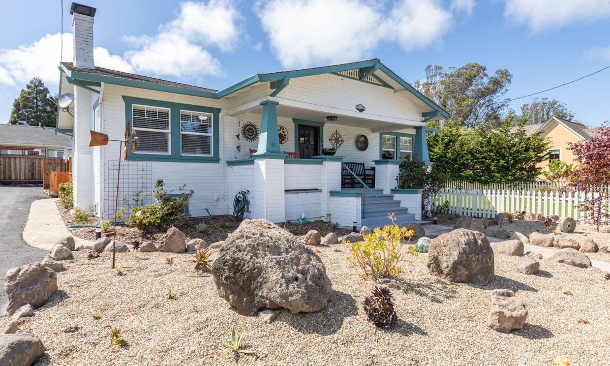 Tomales House | Charming house in a charming town, Casa Cerini