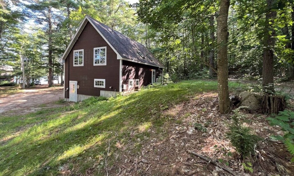 Denmark House | Charming Lakefront Apartment with Stunning Views and Cozy Amenities