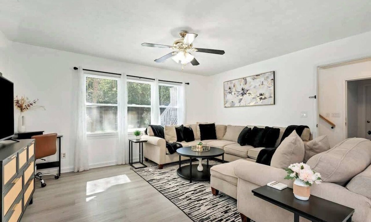 Buford House | > Charming Modern Guest House Near Lake Lanier
