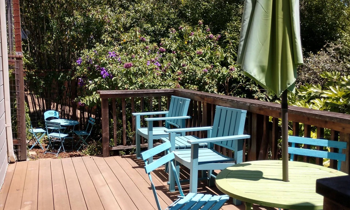 Kensington Apartment | Chic 4 rm 1 bed retreat, No Berkeley area, WiFi, private deck, near UC, nature,