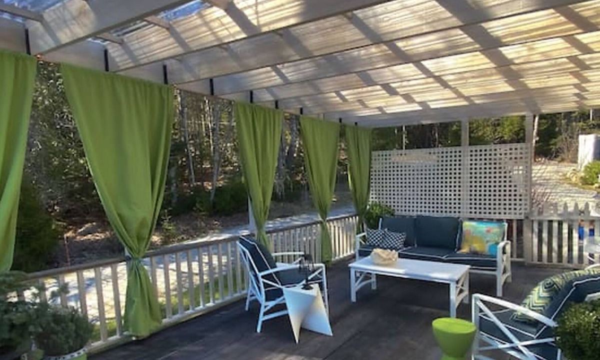Blue Hill House | Chic Farmhse Cottage, private beach, WiFi unlimited streaming/zoom, A/C, 600sf