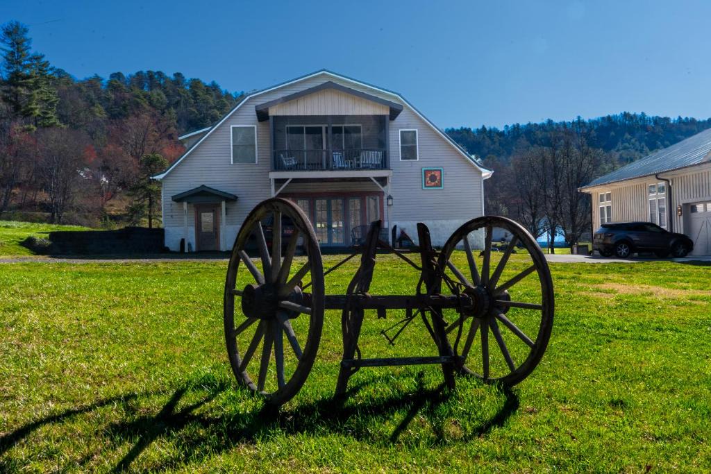 Pisgah Forest House | Circle Square Farm - 15min to Brevard!
