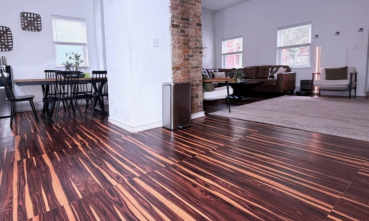 Pendleton Apartment | City Luxury @ Smart Pricing + Parking + Family-Friendly