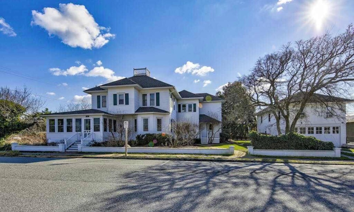 The Pines House | Classic 1920s oceanfront home & cottage with AC, bikes, grill - walk to beach