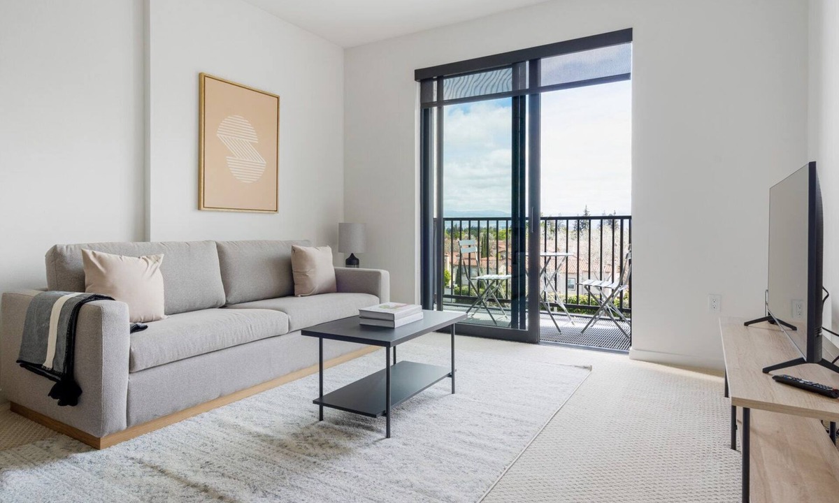 The Villas Apartment | Classic Santana Row 1BR w/Gym & Pool, 10 mins to Google, by Blueground
