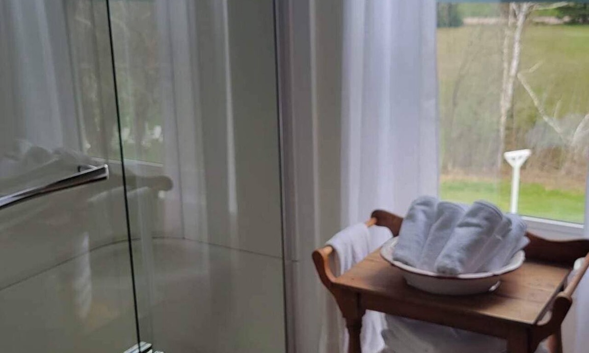 Clinton Bed & Breakfast | Clinton Pond Bed and Breakfast