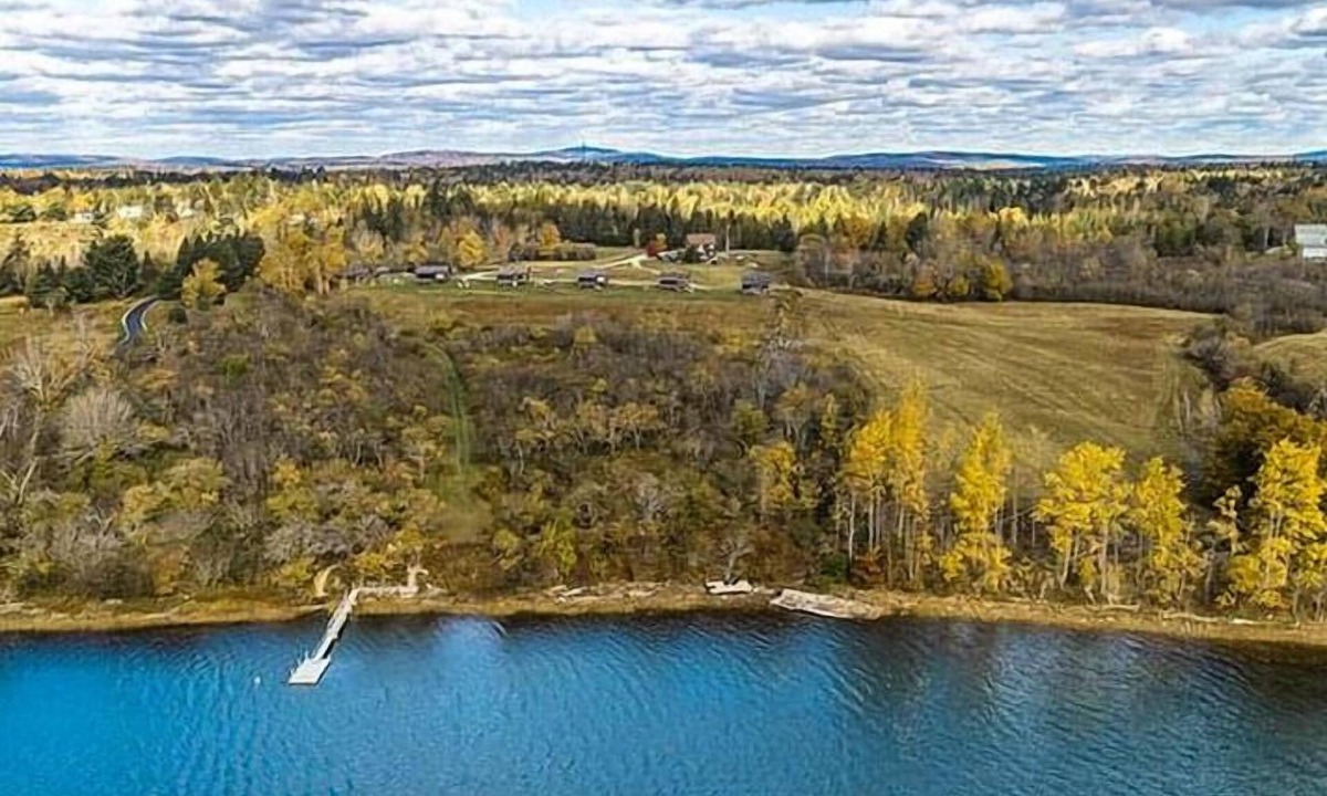 Castine Cottage | Coastal Maine Escape in Castine – Kayaks, Sunsets & Classic Family Fun