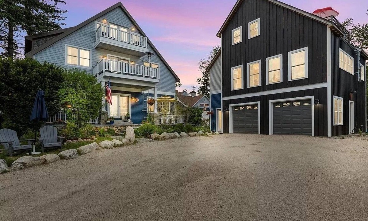 Castine House | Coastal Villa for Memorable Moments Along Coast of Maine