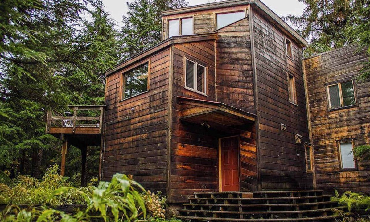 Alyeska Ski Chalet | Compton's Chalet | Forest Solarium | Hot Tub