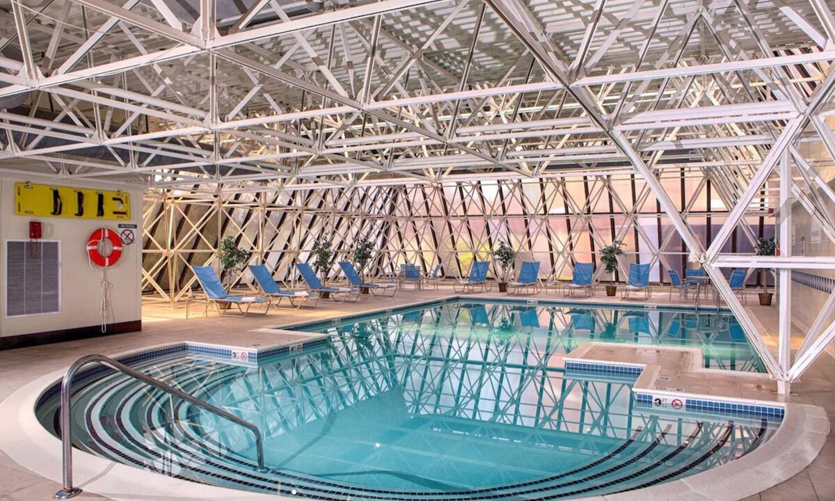 South Portland Hotel | Convenient Stay Right Next to I-95 and 2 Miles from Jetport | 3 Units
