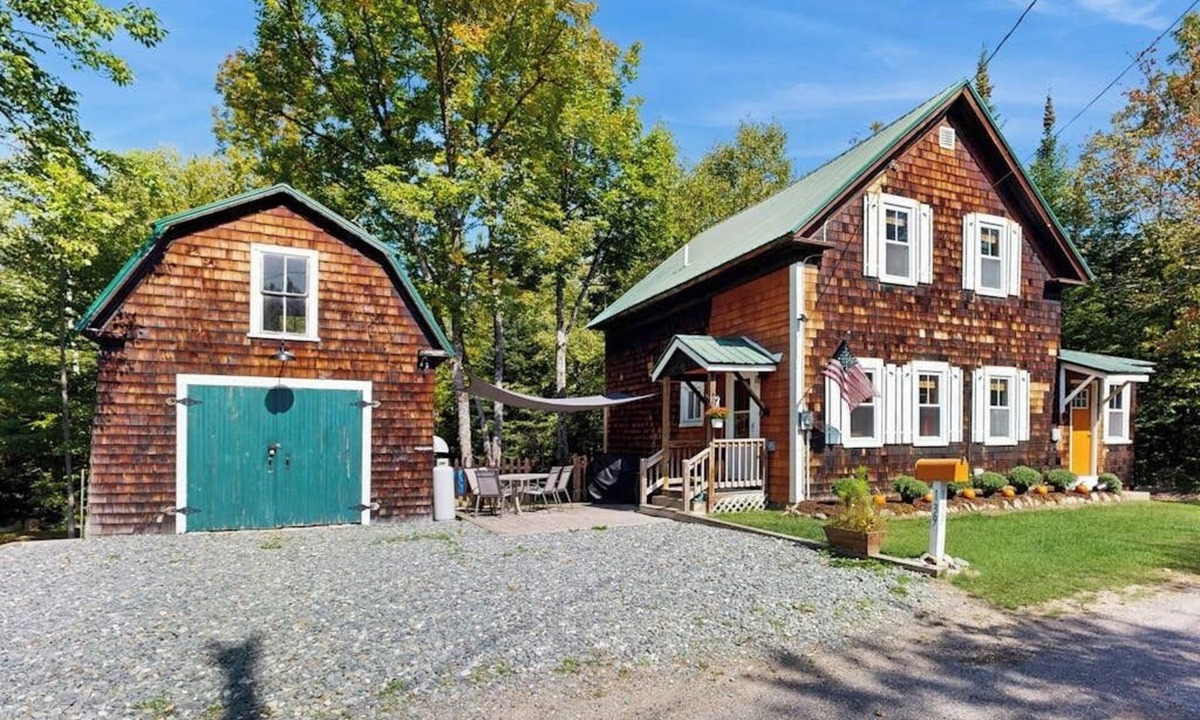 Jefferson House | Country home w/stream, yard, garden, snowmobile access, nr Santa's Village