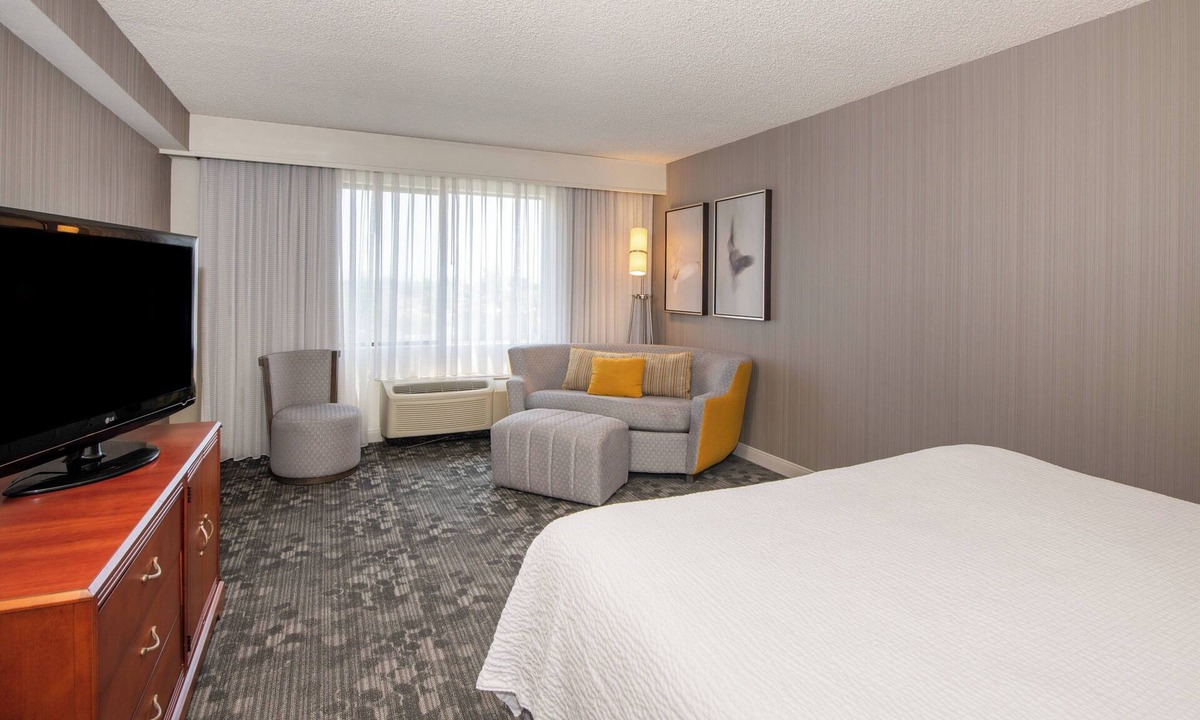 Newark Hotel | Courtyard by Marriott Newark Silicon Valley