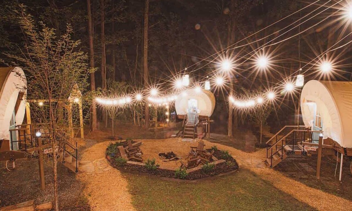 Benton House | Covered Wagons Group Rental