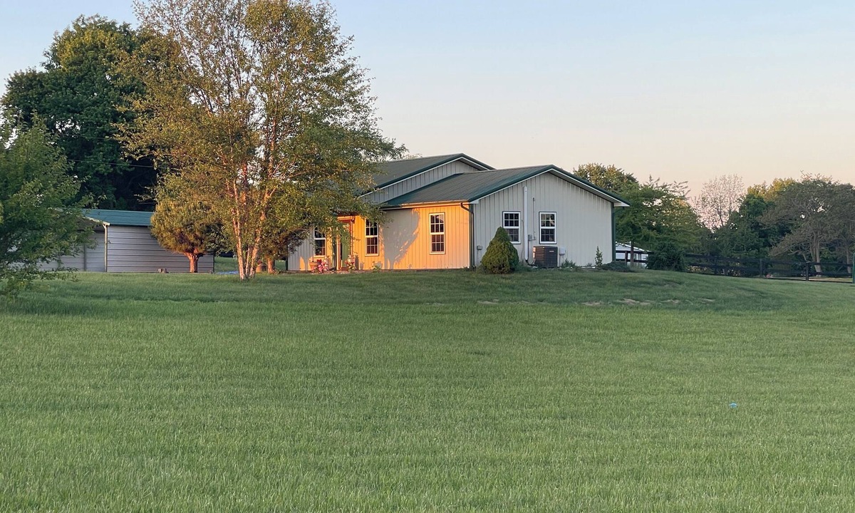 Georgetown House | Cozy 1-bedroom ranch house in Georgetown on 10 acres with horse paddock.