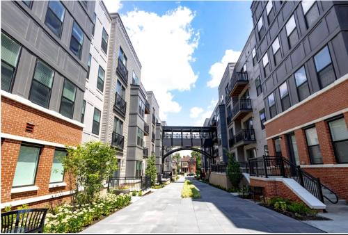East Walnut HIlls Apartment | Cozy 10BR 10BA combined Apartment Near Downtown Cincinnati