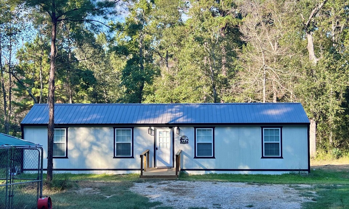 Montgomery Cabin | Cozy 2-bedroom, full-bathroom in Sam Houston National Forest