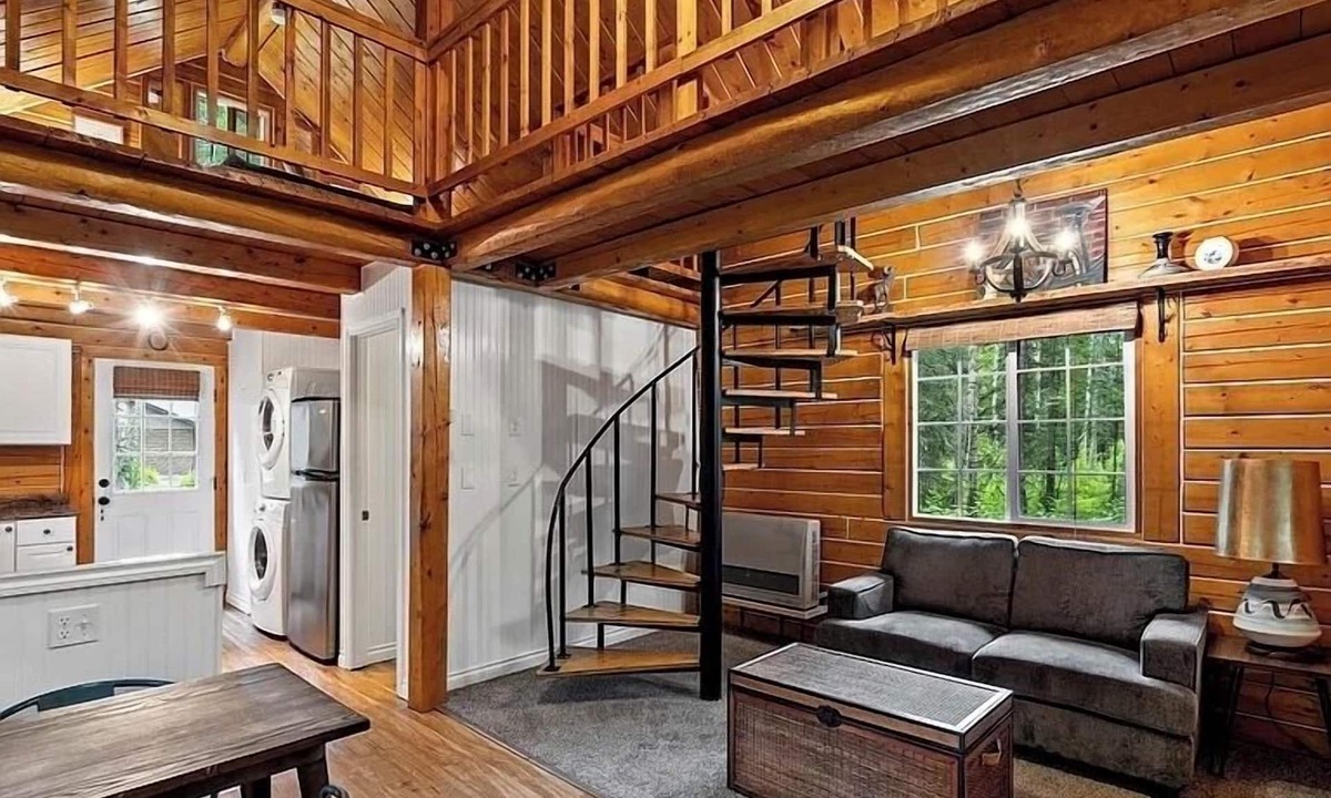 Big Lake Cottage | Cozy 2-loft cabin in enchanting Biglake with WiFi, and lake access close by