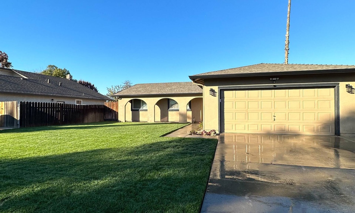 Turlock House | Cozy and Convenient Entire Home For traveling professionals and families