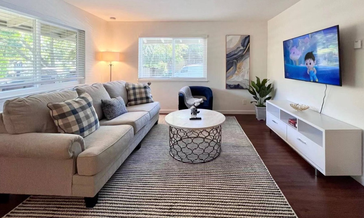 Stanley Apartment | Cozy & convenient 2B1b, center of Lafayette