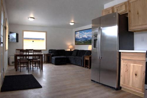 Seward House | Cozy Family Cabin with Mountain Views & Resort Comfort near Resurrection Bay, Seward Alaska