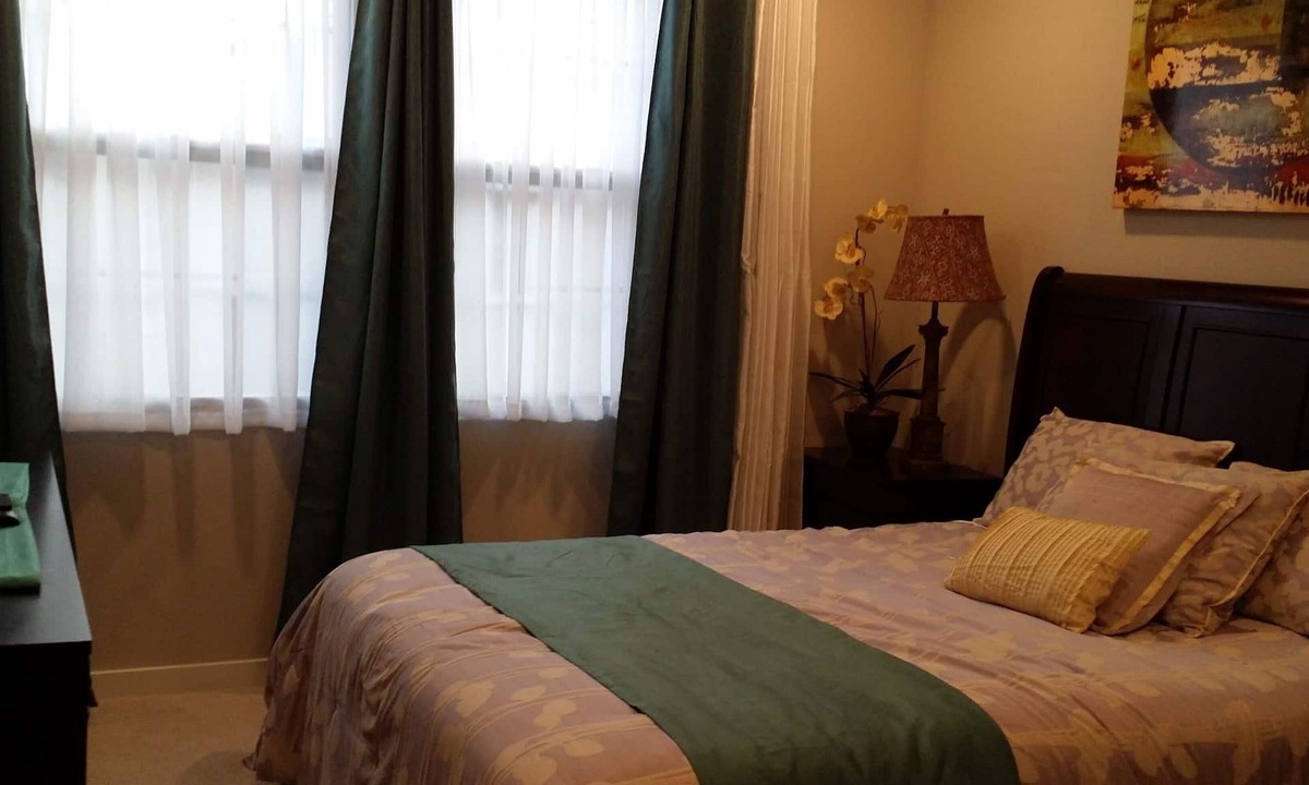 Berryessa Condo | Cozy Furnished Bedroom with Private Hallway Bath in North San Jose 北聖何西寬敞整洁大臥室