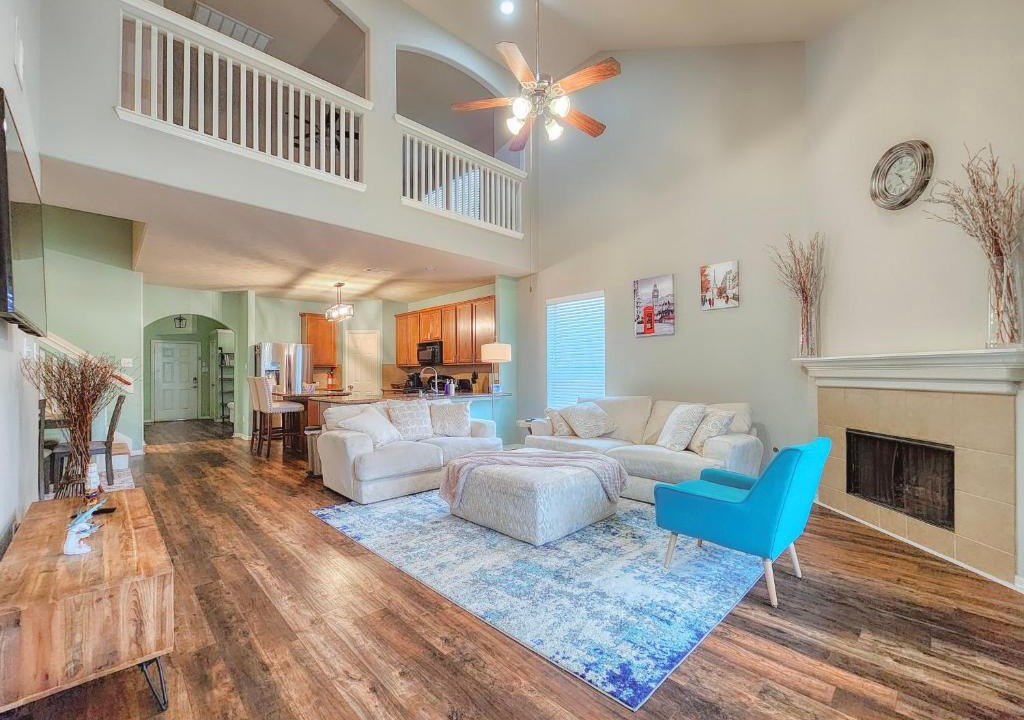 Katy House | Cozy home with private Jacuzzi