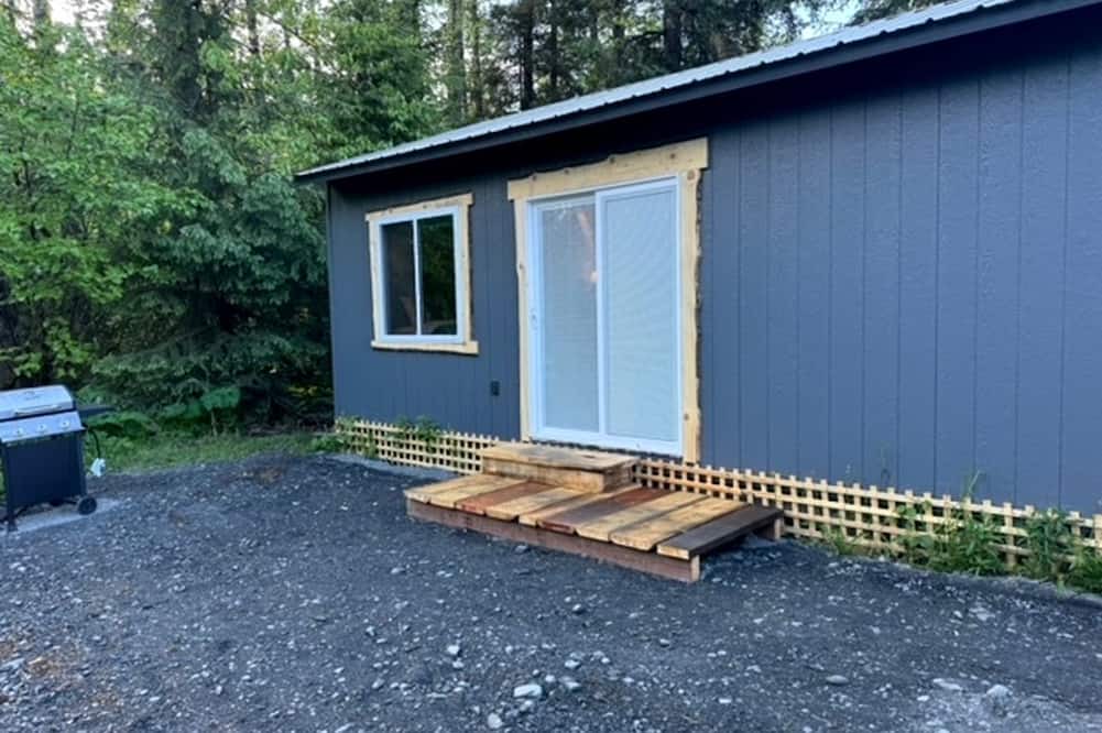 Bear Creek Cottage | Cozy Mountain Cottage with Stunning Views near Seward, Alaska