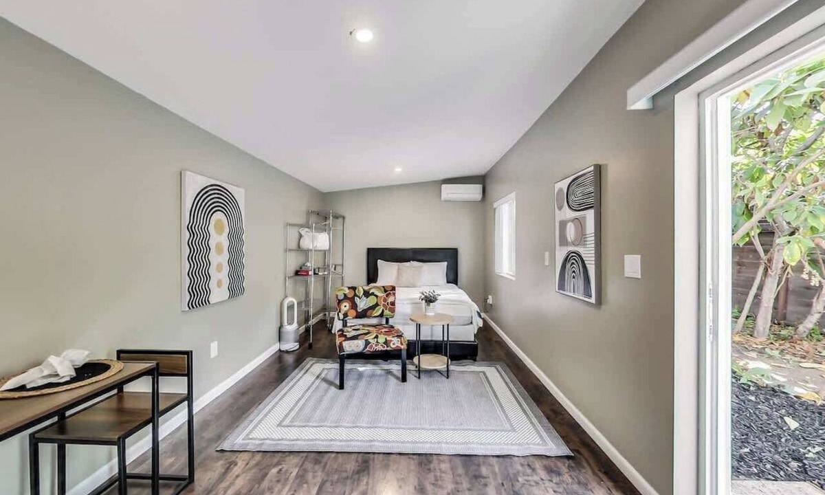 Prescott House | Cozy West oakland cottage with Air Conditioning