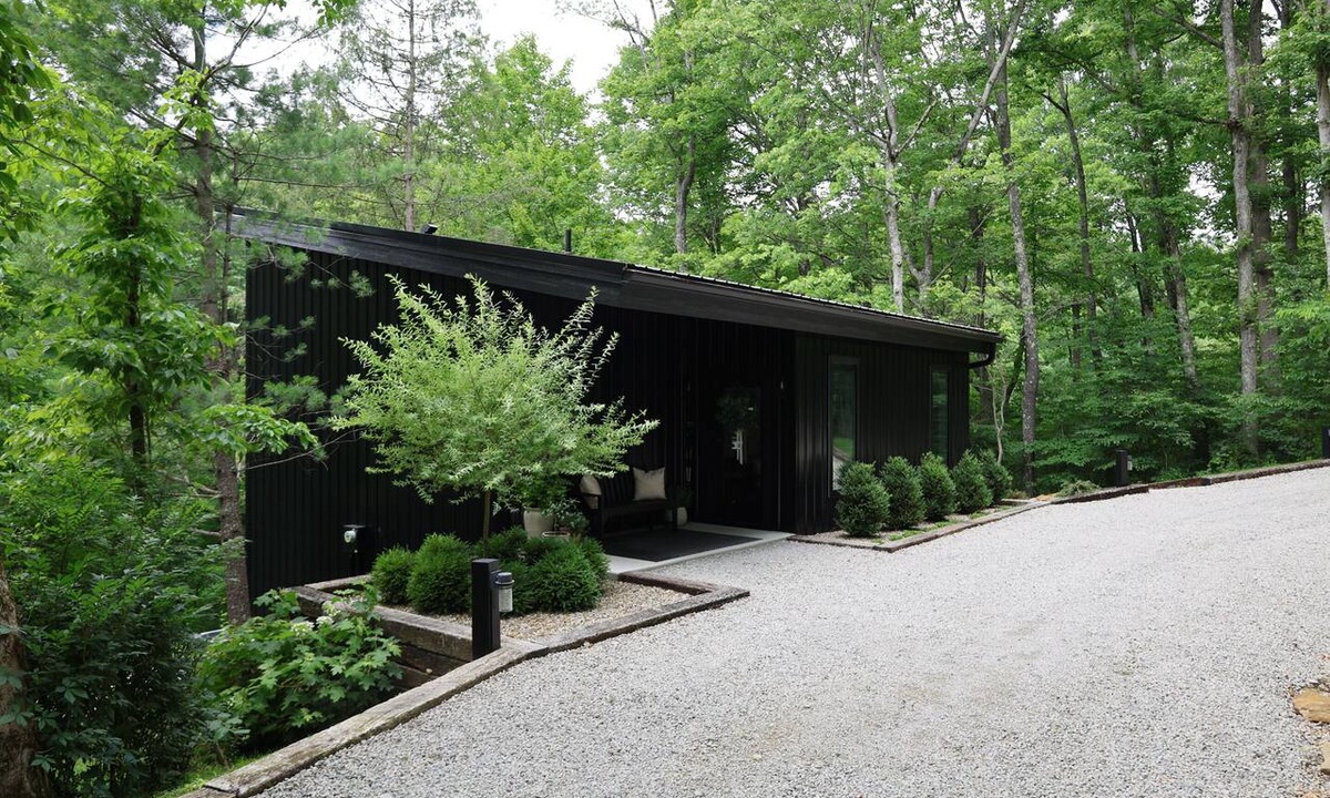 Logan Cabin | Creative Cabins - Kobe's Cabin