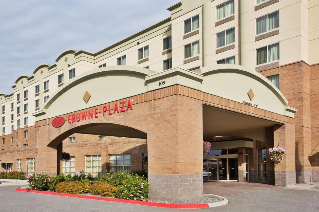 Midtown Anchorage Hotel | Crowne Plaza Anchorage-Midtown by IHG