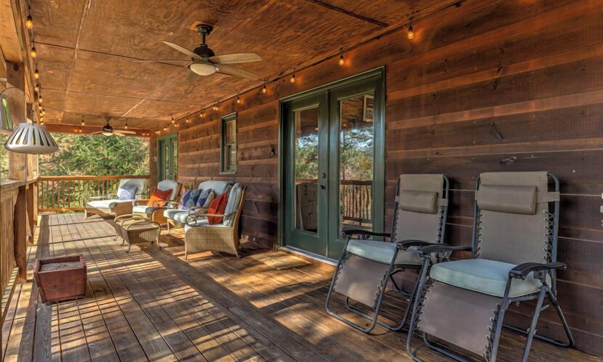 East Ellijay Cabin | Deer Ridge - Hot Tub | Pool Table | Close to town