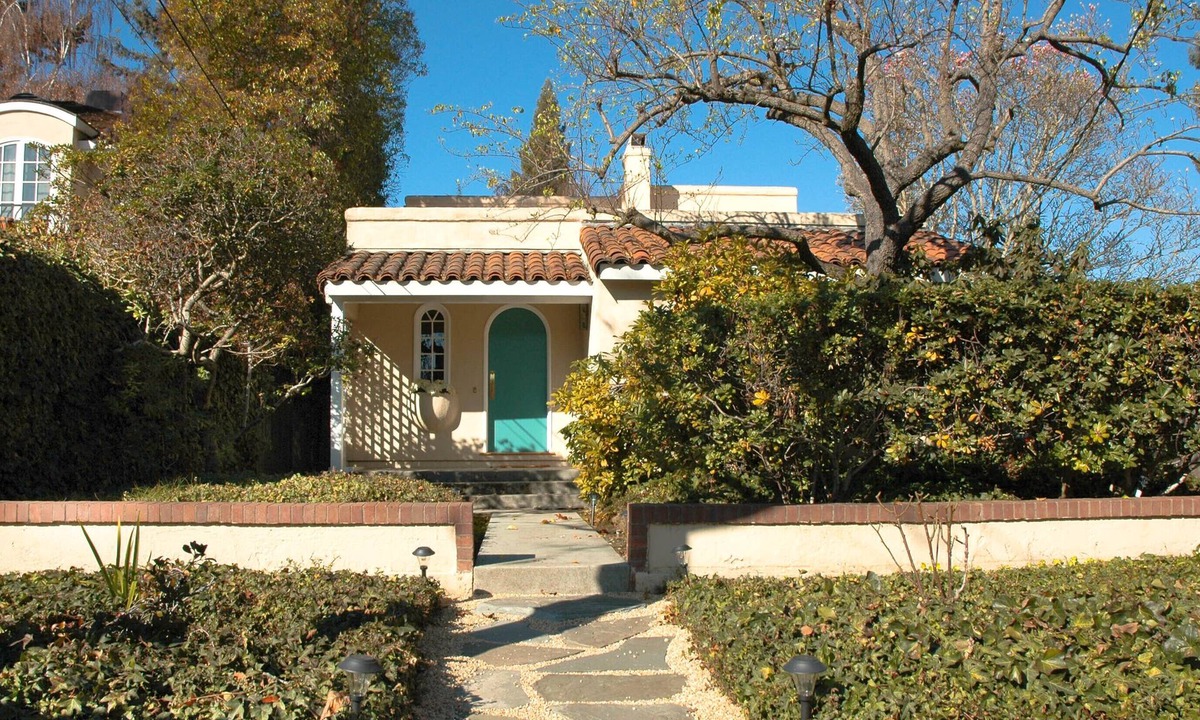 Allied Arts House | Delightful Furnished 2,600sf Home Near Stanford
