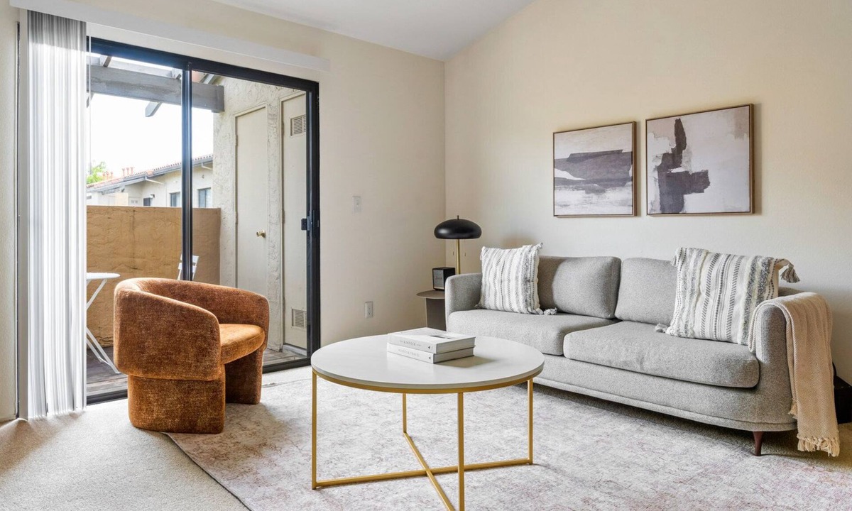 Shoreline West Apartment | Deluxe Mountain View 1BR w/Pool & Gym, 5 mins to Target, by Blueground
