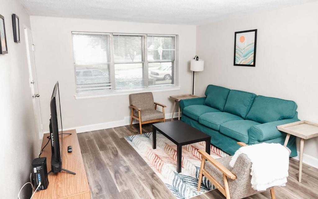 St. Louis Apartment | Discover St Louis in a Cozy APT with Pool and Gym