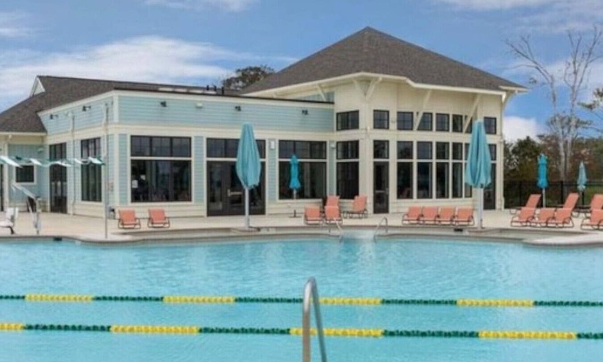 Selbyville House | Dog friendly| community pool | gym| kayak| bayside