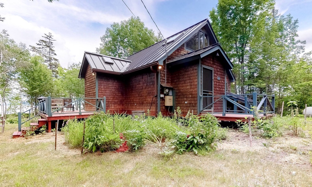 Northeast Somerset House | Dog-Friendly Lakefront Home w/Deck, Firepit, Water Views & Games