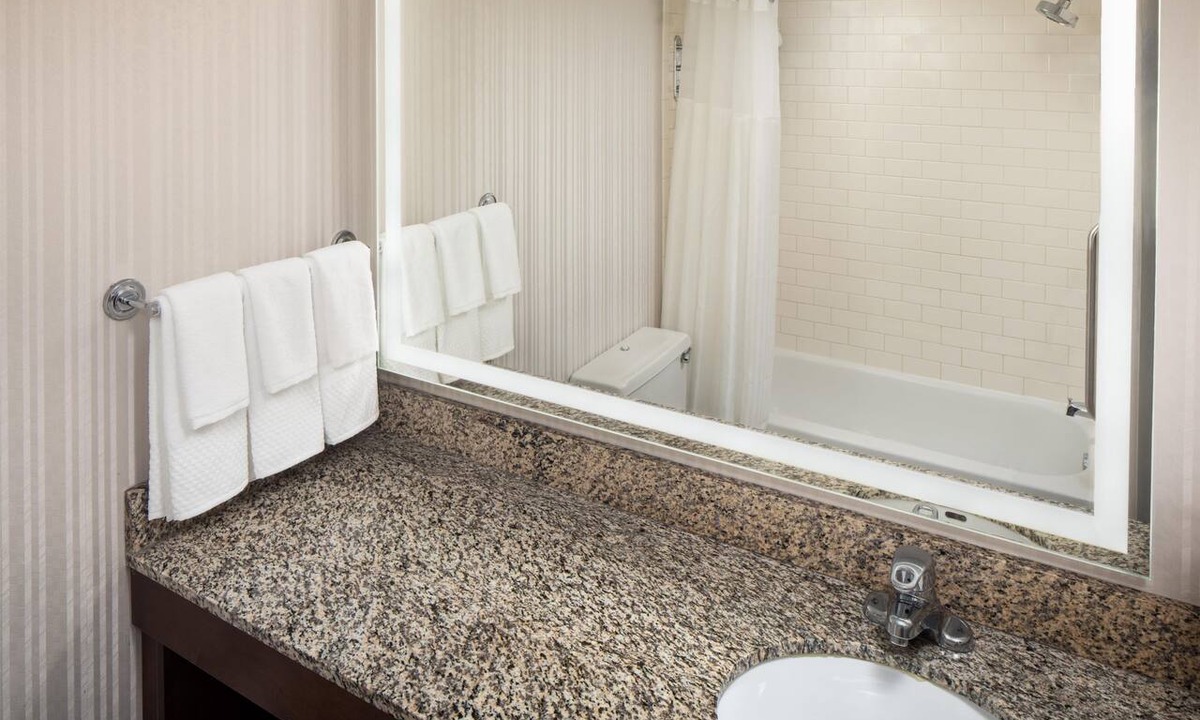 Downtown Hotel | Doubletree by Hilton Washington DC Silver Spring